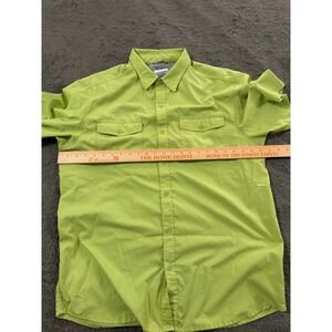 Columbia Fishing Shirt Mens M Green Omni-Shade Chest Pockets Short Sleeve